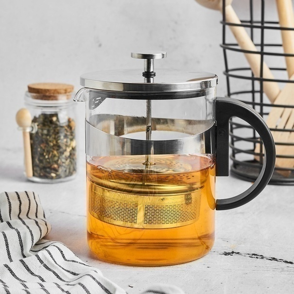 Dzbanek do herbaty z zaparzaczem i szklanym podgrzewaczem Konighoffer Saphir
