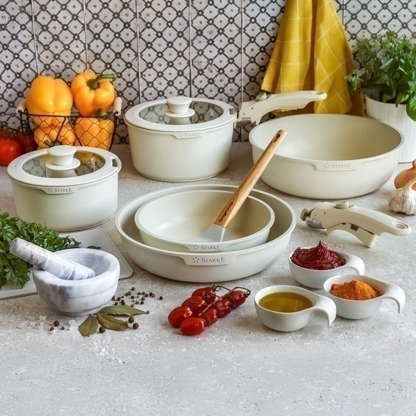 Zestaw garnk&oacute;w Starke Pro Compacti Cream 9 element&oacute;w odpinany uchwyt