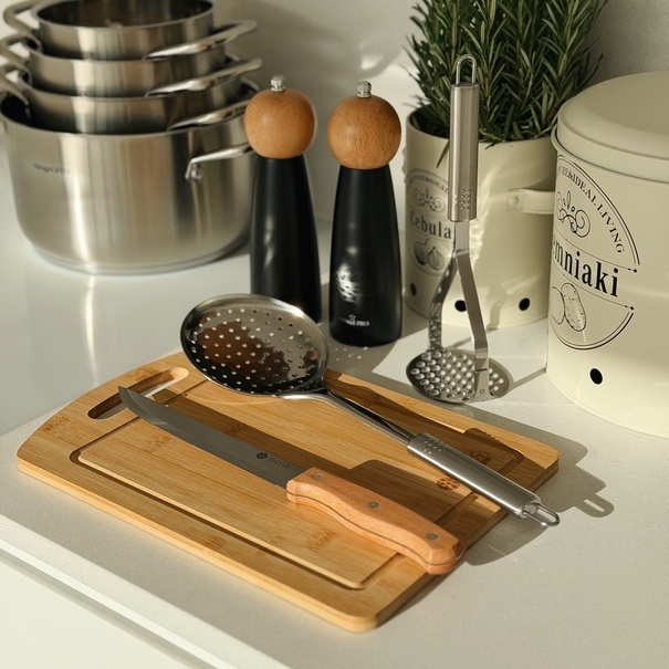 Deska bambusowa do krojenia z uchwytem Tadar 33 x 23 x 1 cm prostokątna