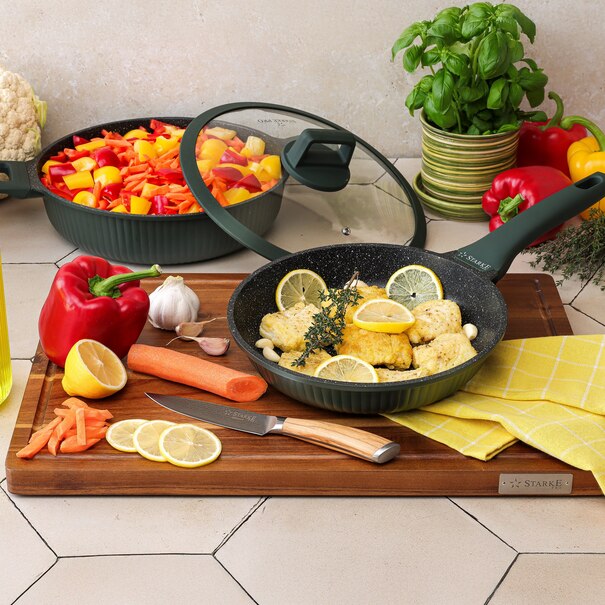 Deska do krojenia i serwowania akacjowa z n&oacute;żkami Starke Pro 50,6 x 35,5 x 3 cm