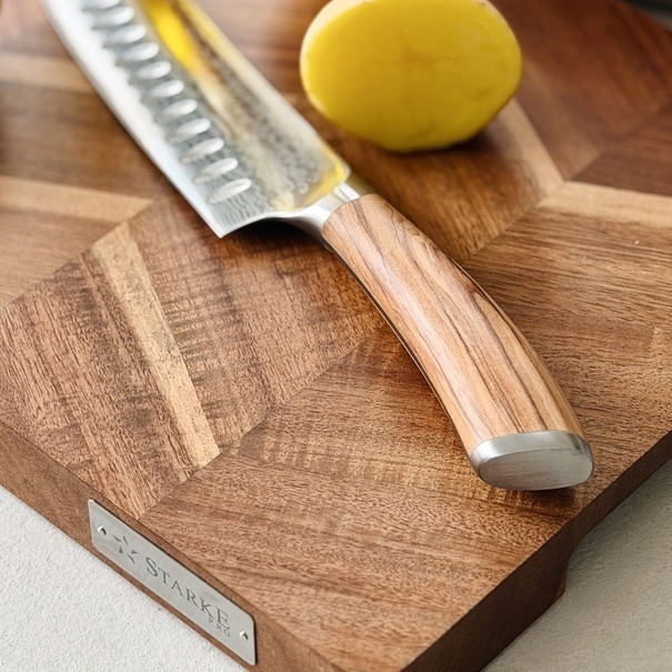 Deska do krojenia i serwowania akacjowa z n&oacute;żkami Starke Pro 33 x 25 x 3 cm