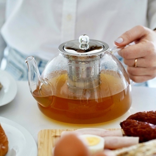 Dzbanek do herbaty borokrzemowy z podgrzewaczem białym Tadar Carina 1,2 l