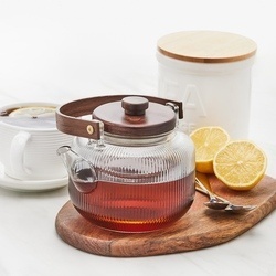 Dzbanek do herbaty borokrzemowy ze szklanym zaparzaczem Tadar Aurora 1 l akacja