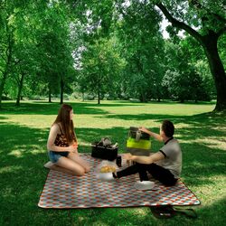 Koc piknikowy z izolacją polarowy Tadar Trójkąty 200 x 200 cm kwadratowy