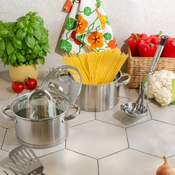 Zestaw nierdzewnych garnków na indukcję Konighoffer Petra 8 elementów