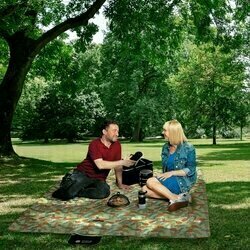 Mata piknikowa wodoodporna Tadar Oxford Ananasy 200 x 200 cm kwadratowa