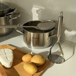 Tłuczek do ziemniaków ze stali nierdzewnej Tadar Paula okrągły