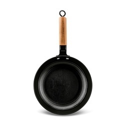 Patelnia żeliwna emaliowana z drewnianym uchwytem Starke Pro Hanoi 24 cm