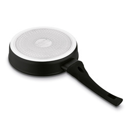 Patelnia indukcyjna non-stick z pokrywką Starke Pro Dante 20 cm