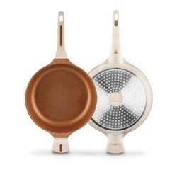 Zestaw garnków na indukcję Starke Pro Texture Creamy 10 elementów i 3 noże Toshiro