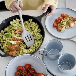 Zestaw 3 patelni żeliwnych z nakładką silikonową Konighoffer 20 cm 24,5 cm 29 cm