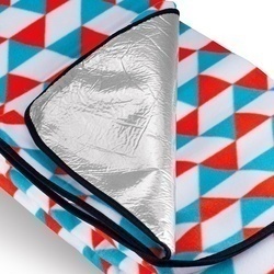 Koc piknikowy z izolacją polarowy Tadar Trójkąty 200 x 200 cm kwadratowy