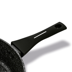 Patelnia indukcyjna głęboka non-stick z pokrywką Starke Pro Sesar 26 cm