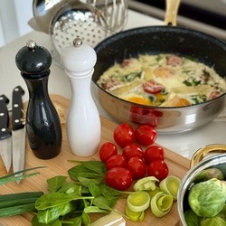 Młynek ręczny do pieprzu Tadar Cayenne czarny